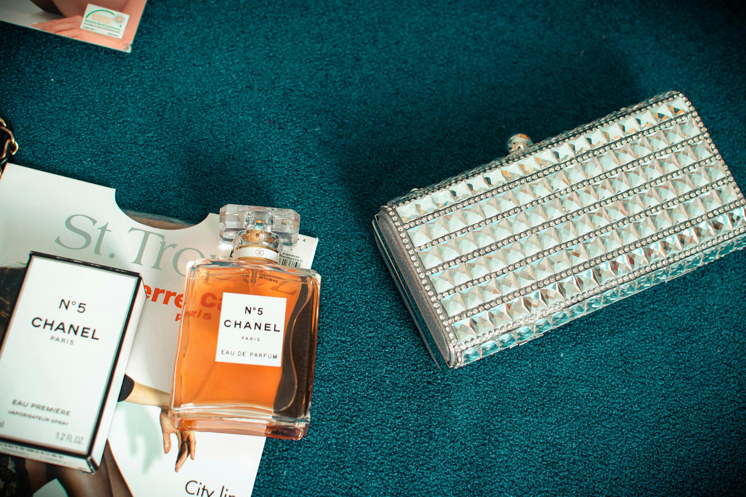 Perfumes icónicos: los favoritos de celebridades y por qué huelen  increíble