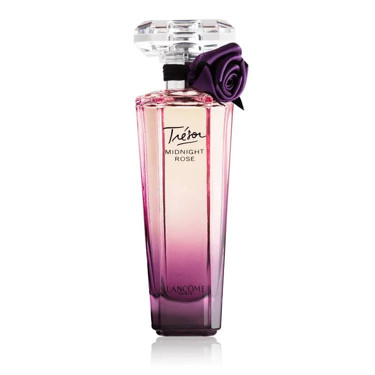 Frasco de perfume Trésor Midnight Rose de Lancôme, con un diseño elegante y flor negra en la tapa.